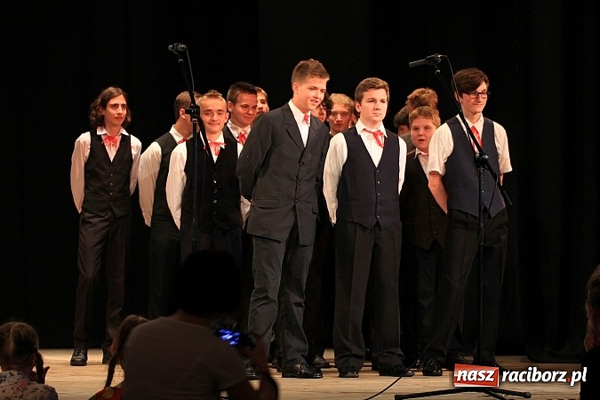 Zdjęcie w galerii na portalu naszraciborz.pl: Festiwal Twórczości Artystycznej Racibórz 2014. Dziś w Strzesze zagościł taniec wiadomości z regionu