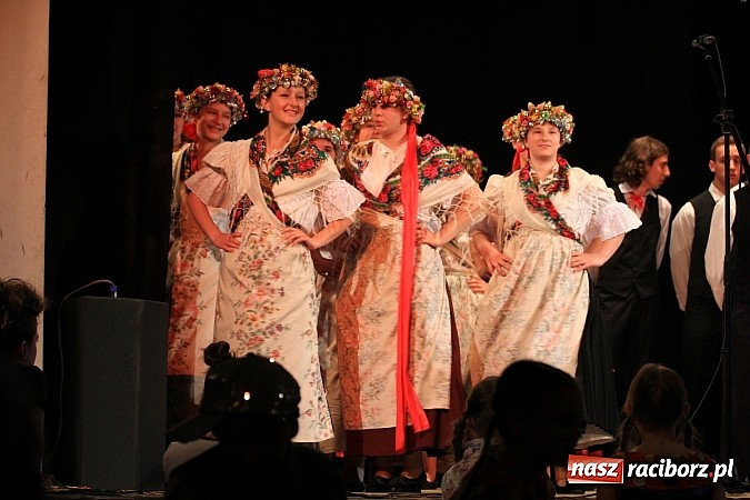 Zdjęcie w galerii na portalu naszraciborz.pl: Festiwal Twórczości Artystycznej Racibórz 2014. Dziś w Strzesze zagościł taniec wiadomości z regionu