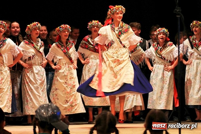 Zdjęcie w galerii na portalu naszraciborz.pl: Festiwal Twórczości Artystycznej Racibórz 2014. Dziś w Strzesze zagościł taniec wiadomości z regionu