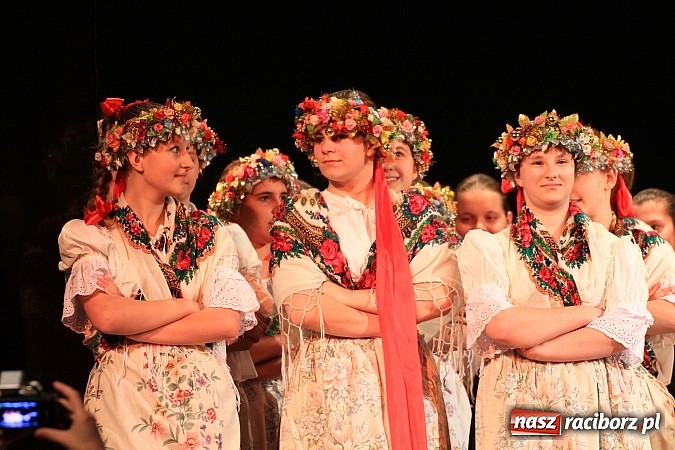 Zdjęcie w galerii na portalu naszraciborz.pl: Festiwal Twórczości Artystycznej Racibórz 2014. Dziś w Strzesze zagościł taniec wiadomości z regionu