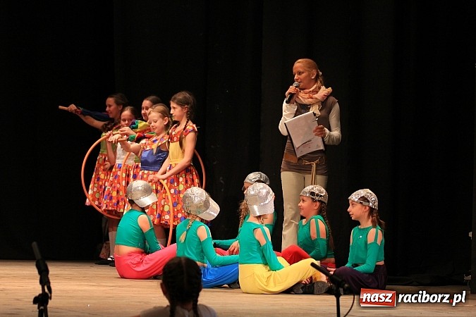 Zdjęcie w galerii na portalu naszraciborz.pl: Festiwal Twórczości Artystycznej Racibórz 2014. Dziś w Strzesze zagościł taniec wiadomości z regionu