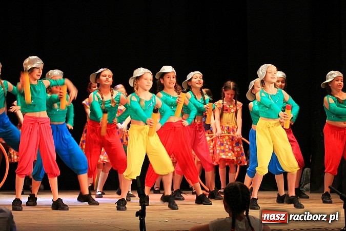 Zdjęcie w galerii na portalu naszraciborz.pl: Festiwal Twórczości Artystycznej Racibórz 2014. Dziś w Strzesze zagościł taniec wiadomości z regionu