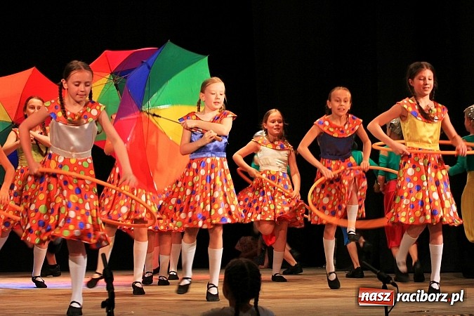 Zdjęcie w galerii na portalu naszraciborz.pl: Festiwal Twórczości Artystycznej Racibórz 2014. Dziś w Strzesze zagościł taniec wiadomości z regionu