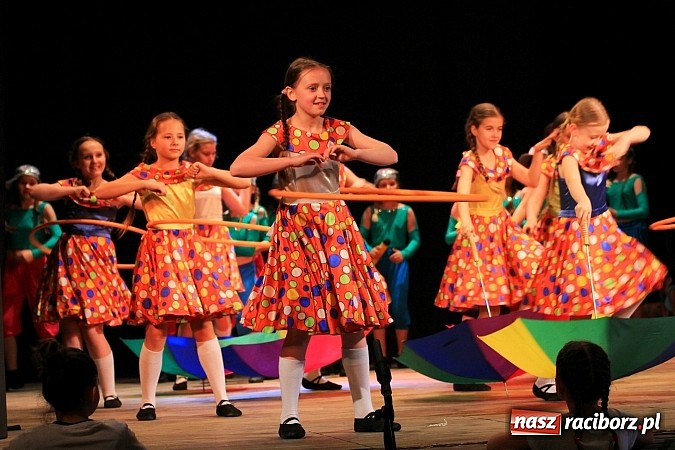 Zdjęcie w galerii na portalu naszraciborz.pl: Festiwal Twórczości Artystycznej Racibórz 2014. Dziś w Strzesze zagościł taniec wiadomości z regionu