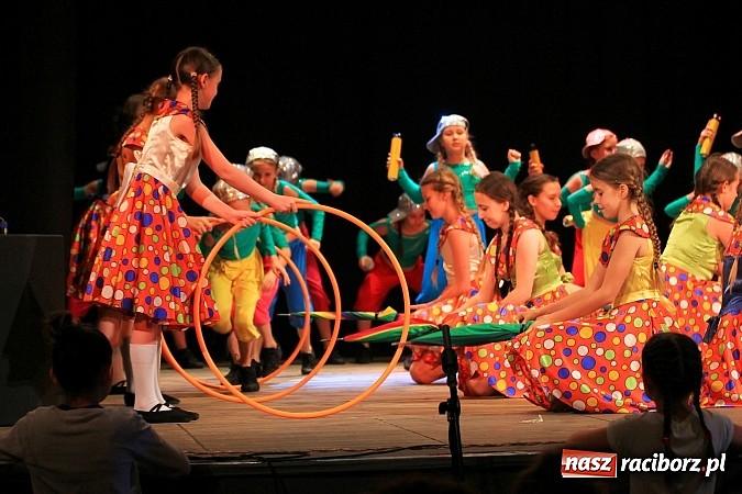 Zdjęcie w galerii na portalu naszraciborz.pl: Festiwal Twórczości Artystycznej Racibórz 2014. Dziś w Strzesze zagościł taniec wiadomości z regionu
