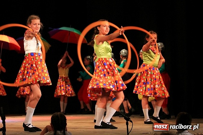 Zdjęcie w galerii na portalu naszraciborz.pl: Festiwal Twórczości Artystycznej Racibórz 2014. Dziś w Strzesze zagościł taniec wiadomości z regionu