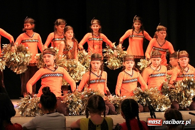 Zdjęcie w galerii na portalu naszraciborz.pl: Festiwal Twórczości Artystycznej Racibórz 2014. Dziś w Strzesze zagościł taniec wiadomości z regionu