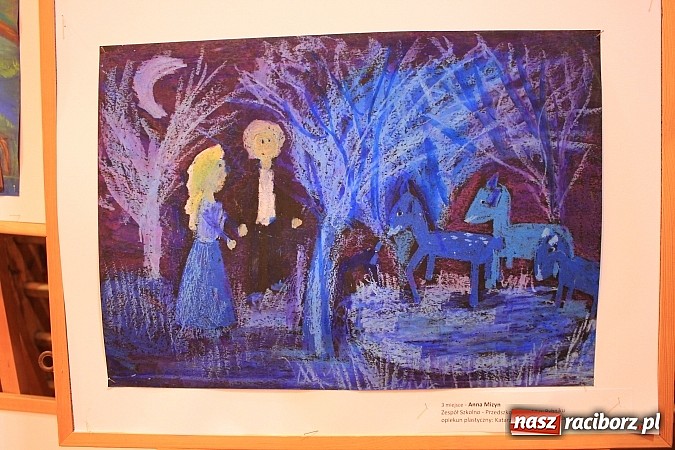 Zdjęcie w galerii na portalu naszraciborz.pl: W Zespole Szk&oacute;ł w Krzanowicach nagrodzono młodych artyst&oacute;w wiadomości z regionu