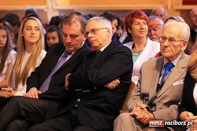 Zdjęcie w galerii na portalu naszraciborz.pl: W Zespole Szk&oacute;ł w Krzanowicach nagrodzono młodych artyst&oacute;w wiadomości z regionu