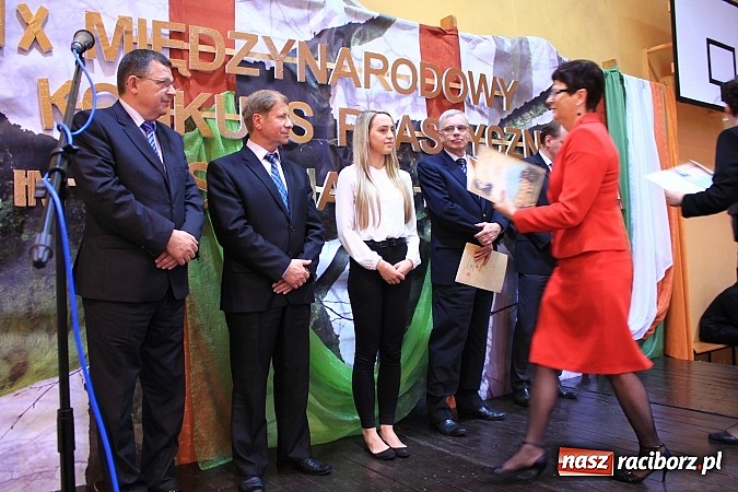 Zdjęcie w galerii na portalu naszraciborz.pl: W Zespole Szk&oacute;ł w Krzanowicach nagrodzono młodych artyst&oacute;w wiadomości z regionu