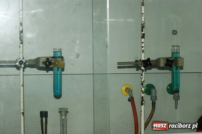 Zdjęcie w galerii na portalu naszraciborz.pl: Chemia pieniądza - ZSZ kusi gimnazjalistów  wiadomości z regionu