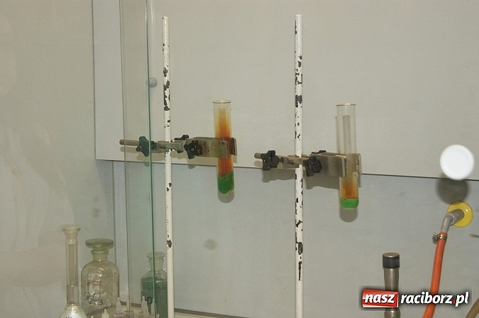 Zdjęcie w galerii na portalu naszraciborz.pl: Chemia pieniądza - ZSZ kusi gimnazjalistów  wiadomości z regionu