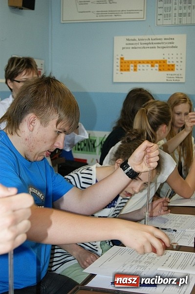 Zdjęcie w galerii na portalu naszraciborz.pl: Chemia pieniądza - ZSZ kusi gimnazjalistów  wiadomości z regionu