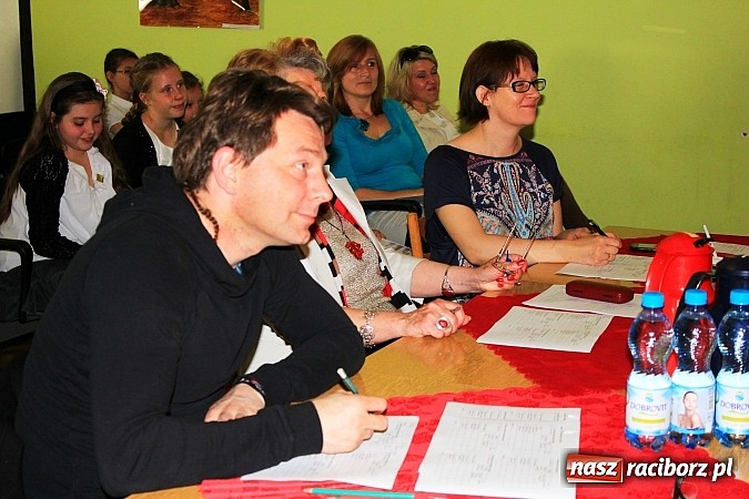 Zdjęcie w galerii na portalu naszraciborz.pl: Recytatorskie zmagania w ramach Festiwalu Twórczości Artystycznej wiadomości z regionu
