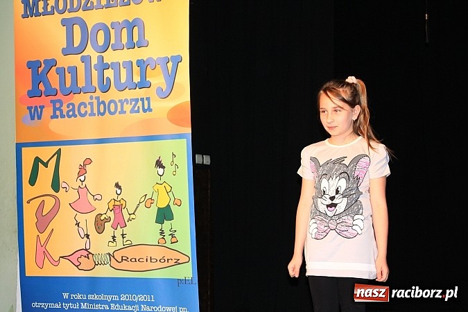 Zdjęcie w galerii na portalu naszraciborz.pl: Recytatorskie zmagania w ramach Festiwalu Twórczości Artystycznej wiadomości z regionu