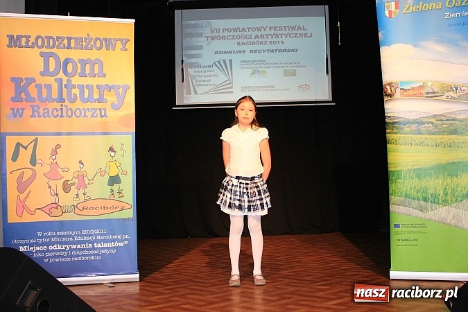 Zdjęcie w galerii na portalu naszraciborz.pl: Recytatorskie zmagania w ramach Festiwalu Twórczości Artystycznej wiadomości z regionu
