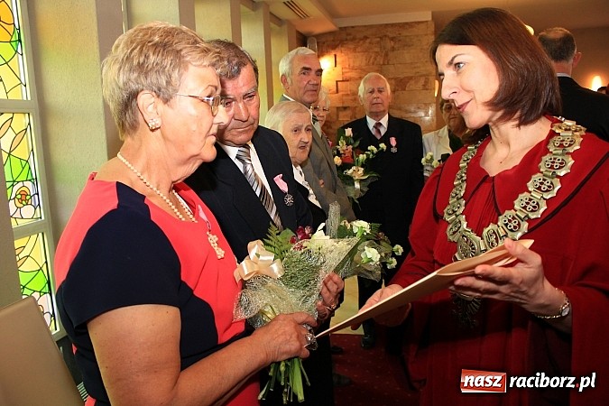 Zdjęcie w galerii na portalu naszraciborz.pl: Razem przez życie... Złote Gody w USC wiadomości z regionu
