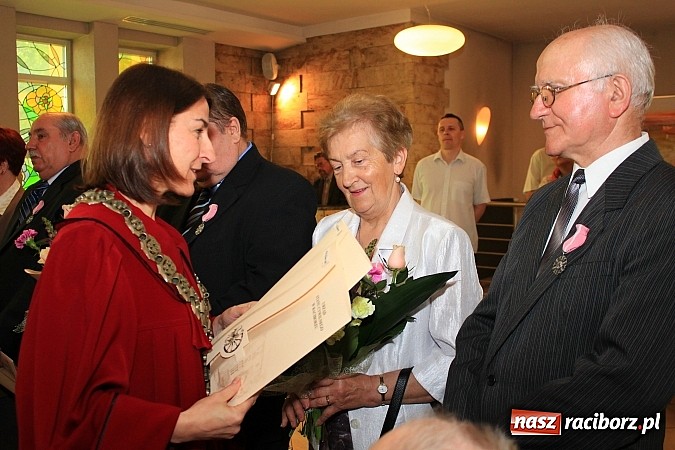Zdjęcie w galerii na portalu naszraciborz.pl: Razem przez życie... Złote Gody w USC wiadomości z regionu
