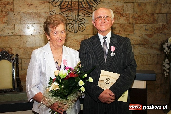 Zdjęcie w galerii na portalu naszraciborz.pl: Razem przez życie... Złote Gody w USC wiadomości z regionu