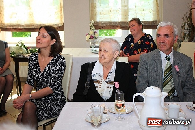 Zdjęcie w galerii na portalu naszraciborz.pl: Razem przez życie... Złote Gody w USC wiadomości z regionu
