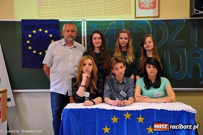 Zdjęcie w galerii na portalu naszraciborz.pl: Młodzi też mają głos - europrawybory w G 1. Zaskakujący wynik! wiadomości z regionu