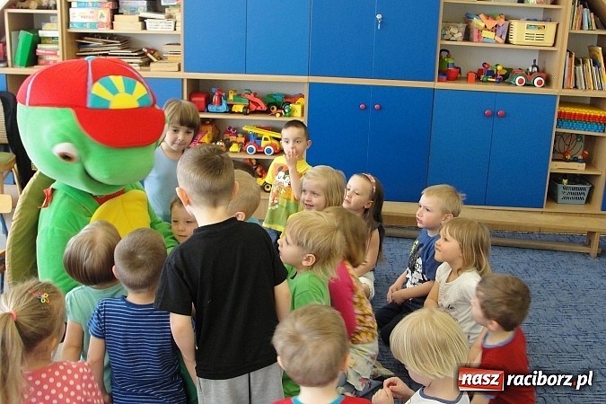 Zdjęcie w galerii na portalu naszraciborz.pl: Franklin odwiedził Przedszkole nr 26 wiadomości z regionu