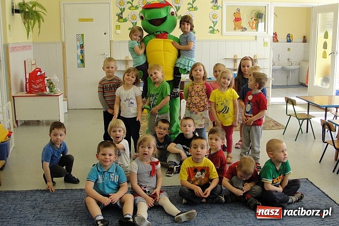 Zdjęcie w galerii na portalu naszraciborz.pl: Franklin odwiedził Przedszkole nr 26 wiadomości z regionu