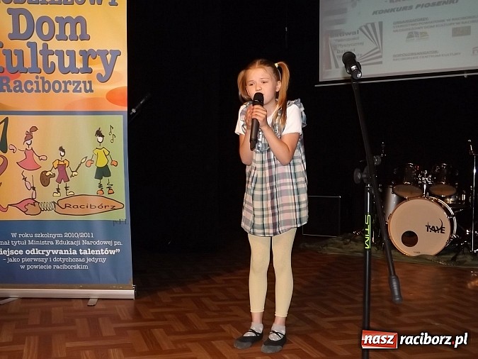 Zdjęcie w galerii na portalu naszraciborz.pl: Pieski małe dwa, czyli Festiwalu Twórczości Artystycznej ciąg dalszy wiadomości z regionu