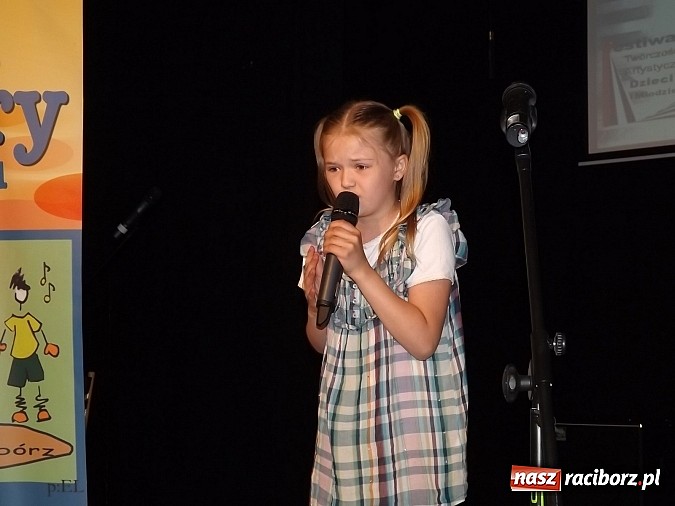 Zdjęcie w galerii na portalu naszraciborz.pl: Pieski małe dwa, czyli Festiwalu Twórczości Artystycznej ciąg dalszy wiadomości z regionu