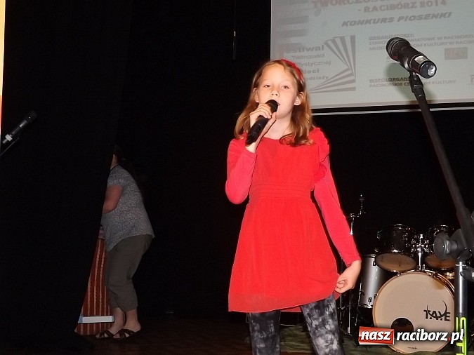 Zdjęcie w galerii na portalu naszraciborz.pl: Pieski małe dwa, czyli Festiwalu Twórczości Artystycznej ciąg dalszy wiadomości z regionu