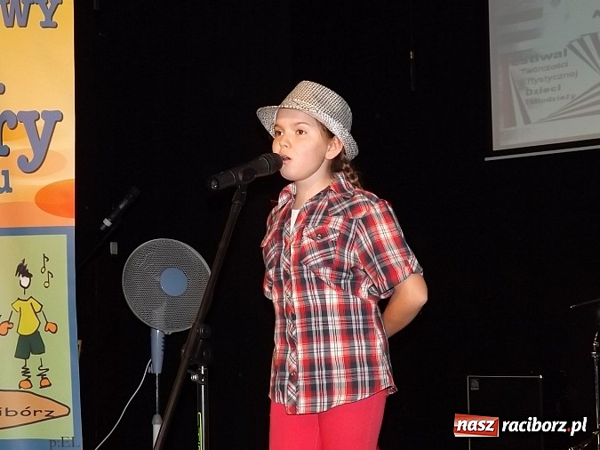 Zdjęcie w galerii na portalu naszraciborz.pl: Pieski małe dwa, czyli Festiwalu Twórczości Artystycznej ciąg dalszy wiadomości z regionu