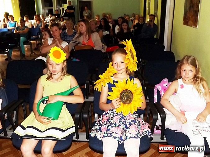Zdjęcie w galerii na portalu naszraciborz.pl: Pieski małe dwa, czyli Festiwalu Twórczości Artystycznej ciąg dalszy wiadomości z regionu