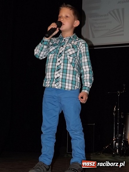 Zdjęcie w galerii na portalu naszraciborz.pl: Pieski małe dwa, czyli Festiwalu Twórczości Artystycznej ciąg dalszy wiadomości z regionu