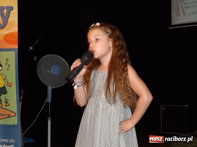 Zdjęcie w galerii na portalu naszraciborz.pl: Pieski małe dwa, czyli Festiwalu Twórczości Artystycznej ciąg dalszy wiadomości z regionu