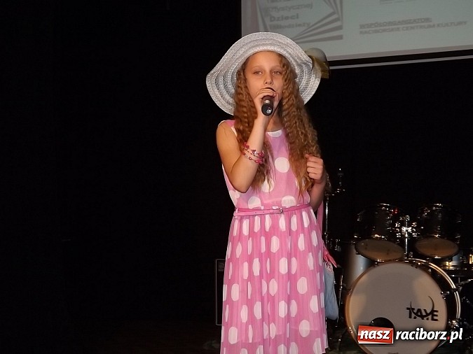 Zdjęcie w galerii na portalu naszraciborz.pl: Pieski małe dwa, czyli Festiwalu Twórczości Artystycznej ciąg dalszy wiadomości z regionu