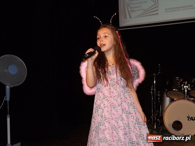 Zdjęcie w galerii na portalu naszraciborz.pl: Pieski małe dwa, czyli Festiwalu Twórczości Artystycznej ciąg dalszy wiadomości z regionu