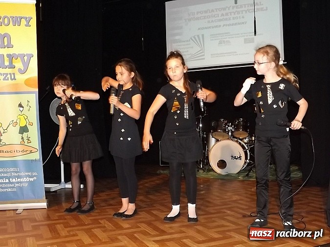 Zdjęcie w galerii na portalu naszraciborz.pl: Pieski małe dwa, czyli Festiwalu Twórczości Artystycznej ciąg dalszy wiadomości z regionu