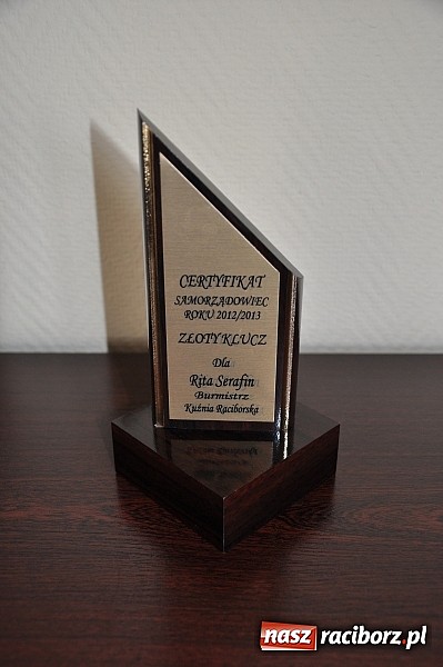 Zdjęcie w galerii na portalu naszraciborz.pl: Honorowe tytuły dla samorządów z Kuźni wiadomości z regionu