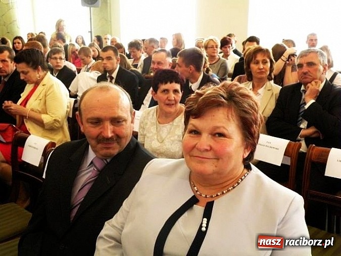 Zdjęcie w galerii na portalu naszraciborz.pl: Rodzina Kiesi&oacute;w nagrodzona przez prezydenta Złotym Krzyżem Zasługi wiadomości z regionu