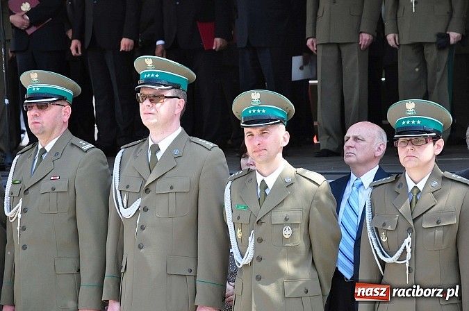 Zdjęcie w galerii na portalu naszraciborz.pl: Śląsko-Małopolski Oddział Straży Granicznej w Raciborzu ma patrona i sztandar wiadomości z regionu