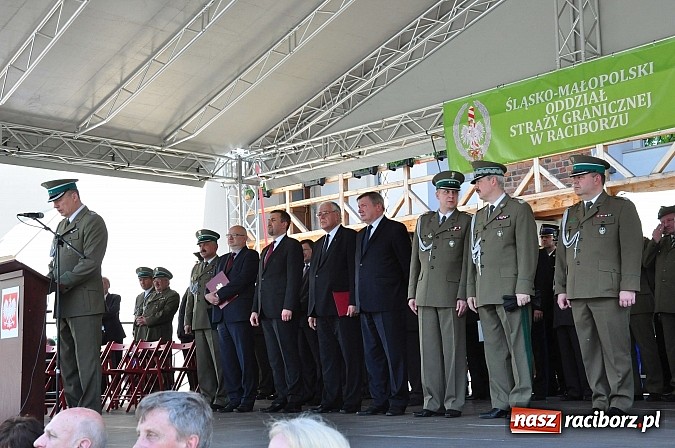 Zdjęcie w galerii na portalu naszraciborz.pl: Śląsko-Małopolski Oddział Straży Granicznej w Raciborzu ma patrona i sztandar wiadomości z regionu