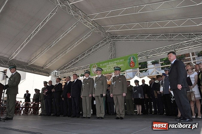 Zdjęcie w galerii na portalu naszraciborz.pl: Śląsko-Małopolski Oddział Straży Granicznej w Raciborzu ma patrona i sztandar wiadomości z regionu