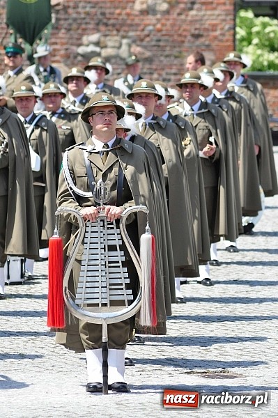 Zdjęcie w galerii na portalu naszraciborz.pl: Śląsko-Małopolski Oddział Straży Granicznej w Raciborzu ma patrona i sztandar wiadomości z regionu