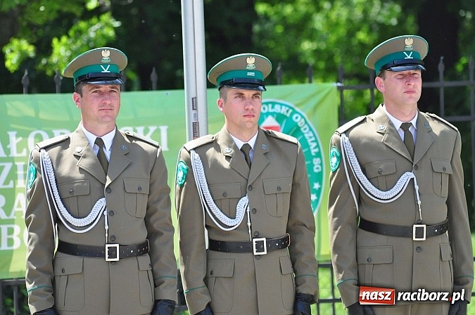 Zdjęcie w galerii na portalu naszraciborz.pl: Śląsko-Małopolski Oddział Straży Granicznej w Raciborzu ma patrona i sztandar wiadomości z regionu