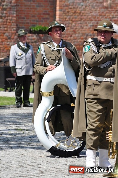 Zdjęcie w galerii na portalu naszraciborz.pl: Śląsko-Małopolski Oddział Straży Granicznej w Raciborzu ma patrona i sztandar wiadomości z regionu