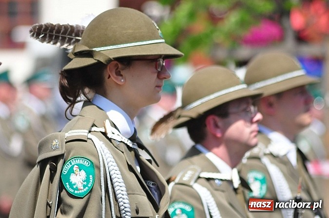 Zdjęcie w galerii na portalu naszraciborz.pl: Śląsko-Małopolski Oddział Straży Granicznej w Raciborzu ma patrona i sztandar wiadomości z regionu