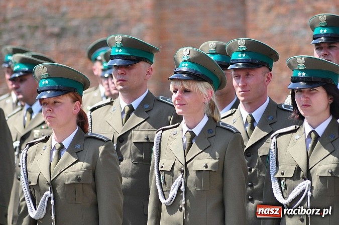 Zdjęcie w galerii na portalu naszraciborz.pl: Śląsko-Małopolski Oddział Straży Granicznej w Raciborzu ma patrona i sztandar wiadomości z regionu