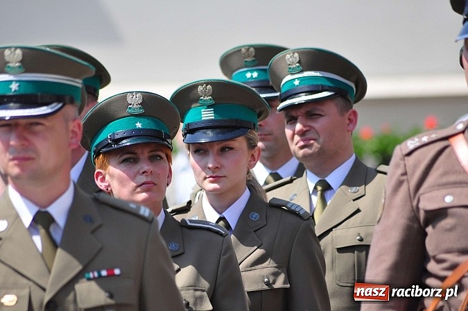 Zdjęcie w galerii na portalu naszraciborz.pl: Śląsko-Małopolski Oddział Straży Granicznej w Raciborzu ma patrona i sztandar wiadomości z regionu