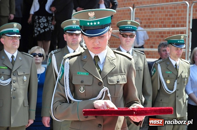 Zdjęcie w galerii na portalu naszraciborz.pl: Śląsko-Małopolski Oddział Straży Granicznej w Raciborzu ma patrona i sztandar wiadomości z regionu