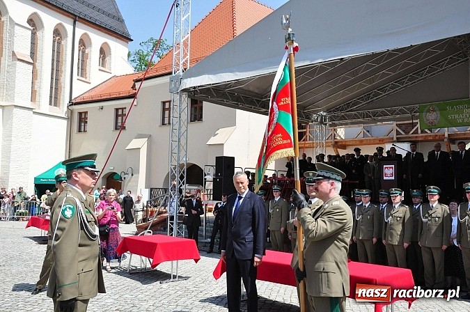 Zdjęcie w galerii na portalu naszraciborz.pl: Śląsko-Małopolski Oddział Straży Granicznej w Raciborzu ma patrona i sztandar wiadomości z regionu